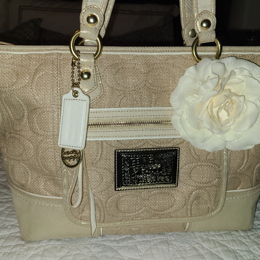 Classic Coach tote - Picture 3 of 8